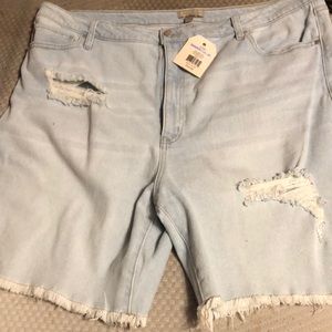 Wonderly Bermuda shorts distressed